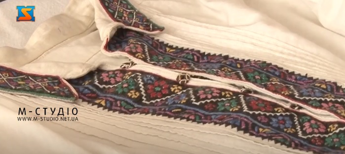 У скансені в Ужгороді майстрині вишивали "сорочки для них" (ВІДЕО)