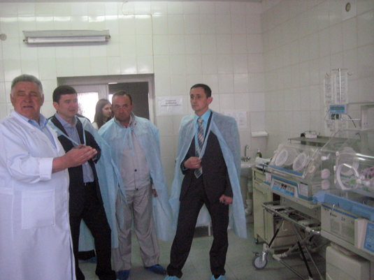Віктор та Павло Балоги подарували Іршавській лікарні нове медичне обладнання