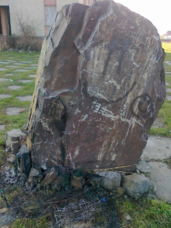 Факт наруги над пам’ятним знаком карпатським січовикам у Солотвині поставив багато запитань
