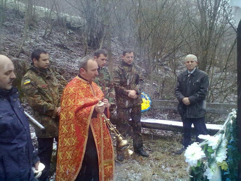 Міжгірська «Свобода» вшанувала карпатських січовиків, розстріляних в урочищі Тішня