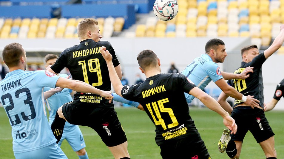 Футбол: "Минай" опустився на останнє місце у Прем'єр-лізі, "Ужгород" лідирує у групі А Другої ліги