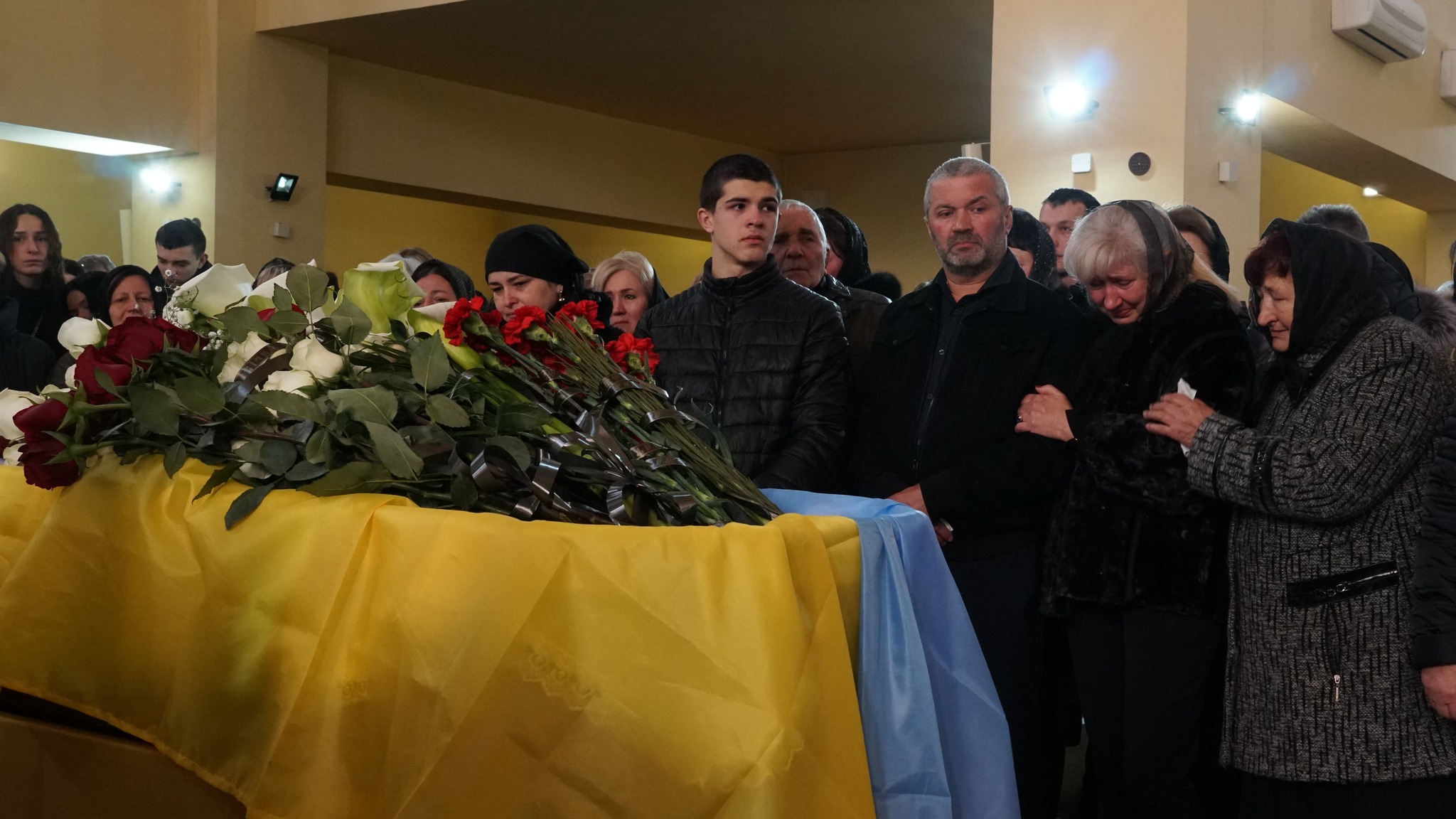 У Мукачеві попрощалися із полеглим на війні Ярославом Товканом