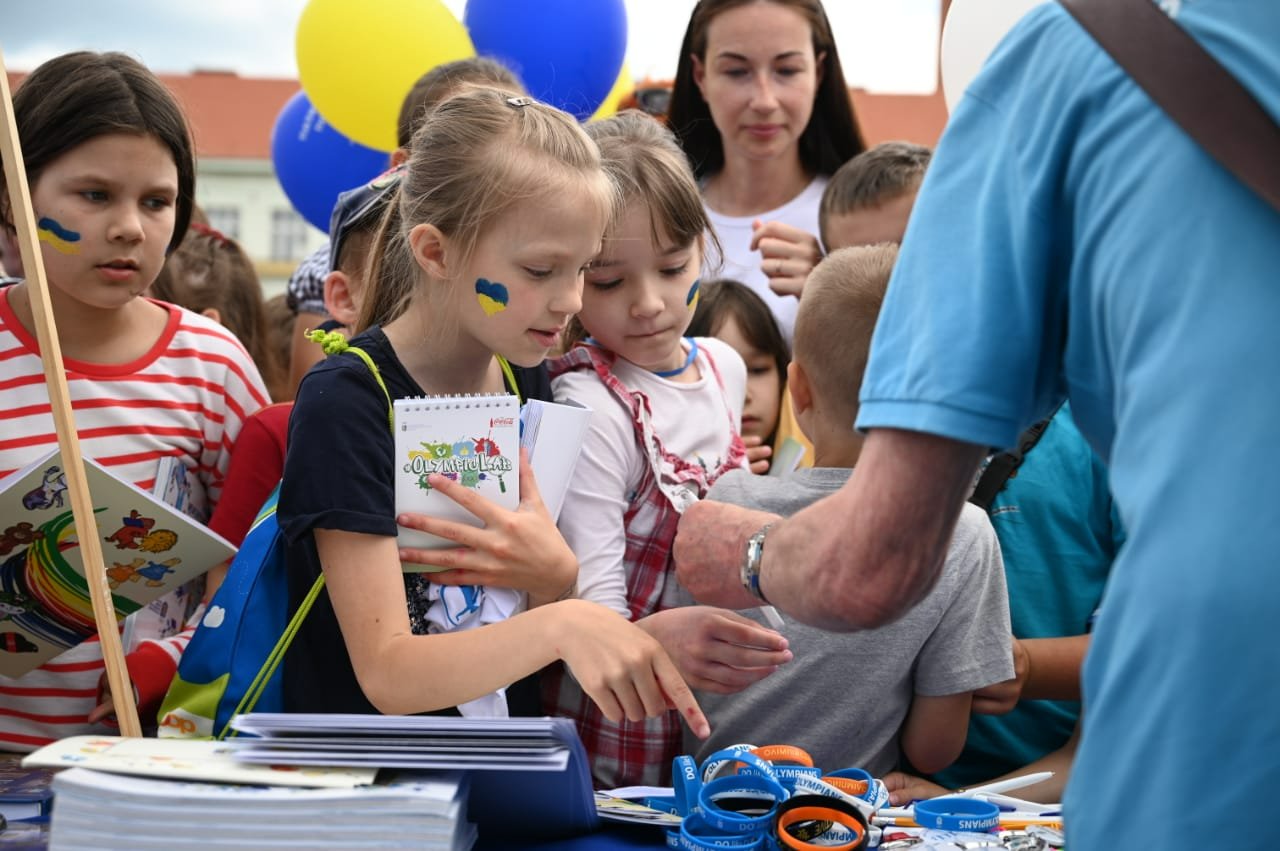 До Міжнародного дня захисту дітей в Ужгороді провели свято для найменших