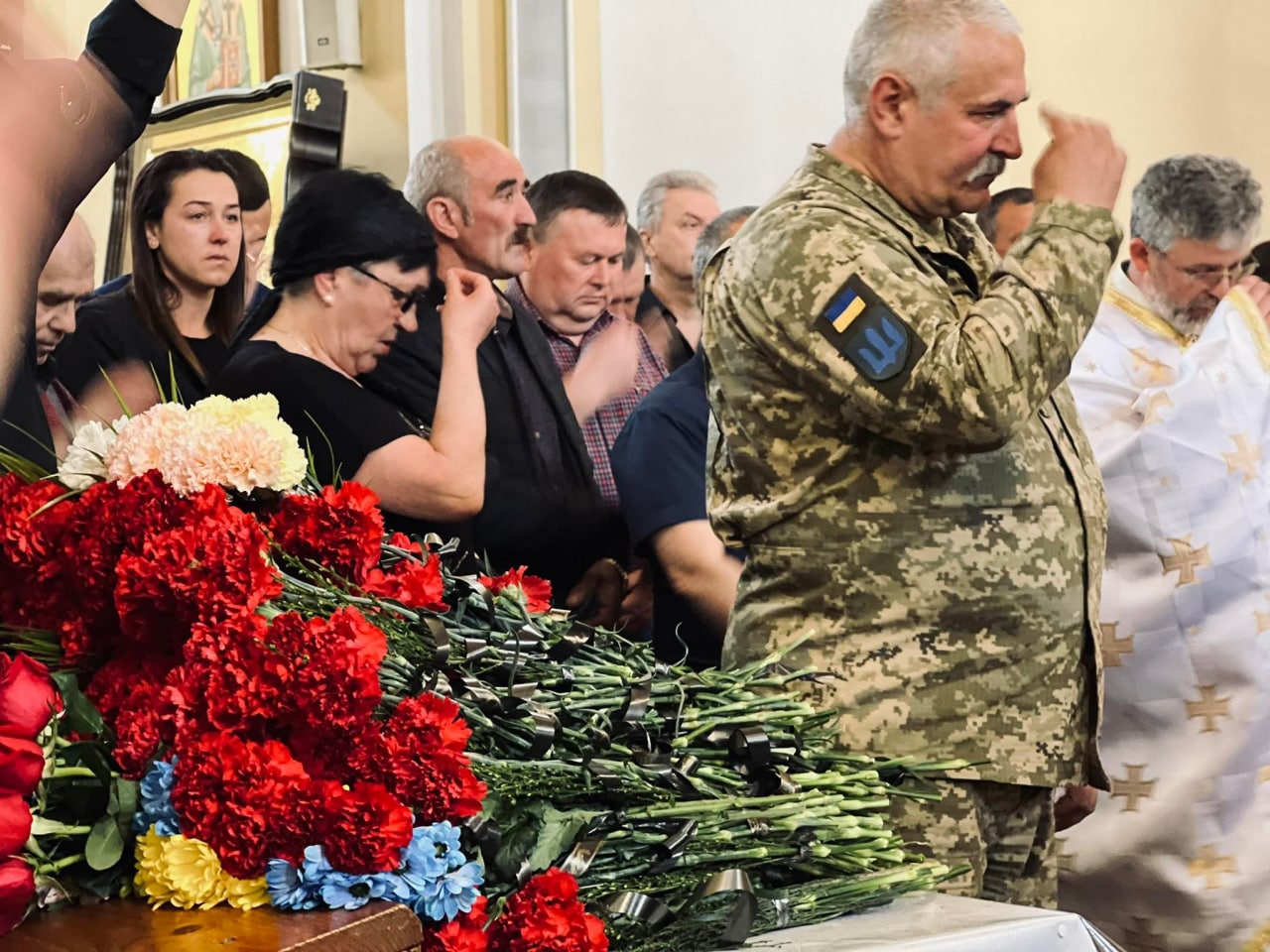 У Мукачеві попрощалися із загиблим у війні за Україну Героєм Павлом Поповичем