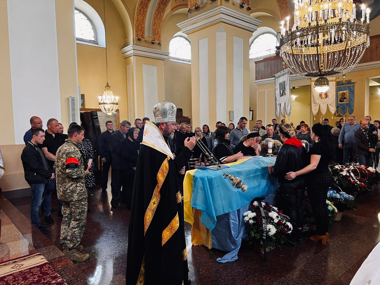 У Мукачеві попрощалися із загиблим у війні за Україну Героєм Павлом Поповичем