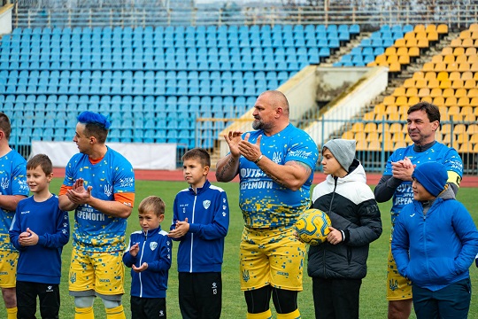 1 млн грн на підтримку ЗСУ зібрали на матчі "Футбол заради перемоги" в Ужгороді
