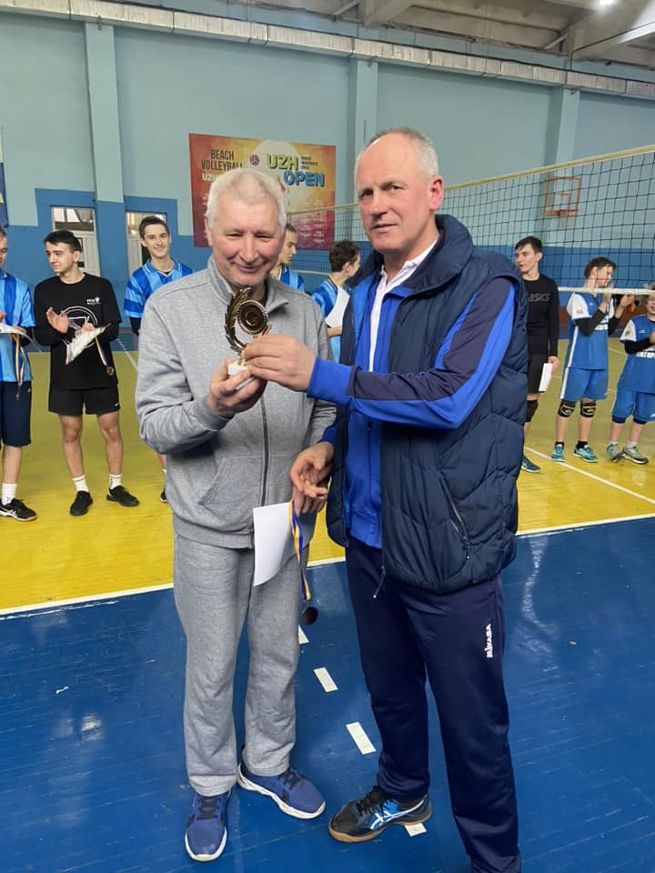 Новий спортивний рік ужгородські волейболісти-аматори розпочали з "Турніру Василів" (ФОТО)