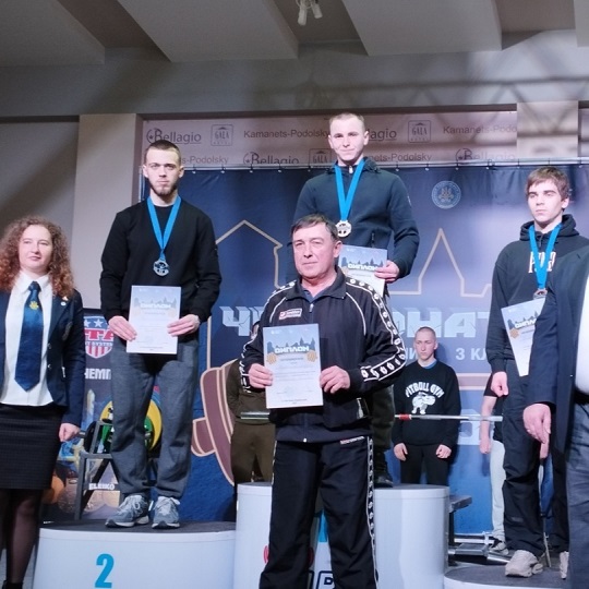 6 закарпатців повернулися з Чемпіонату України з класичного жиму лежачи з "комплектом" медалей (ФОТО)