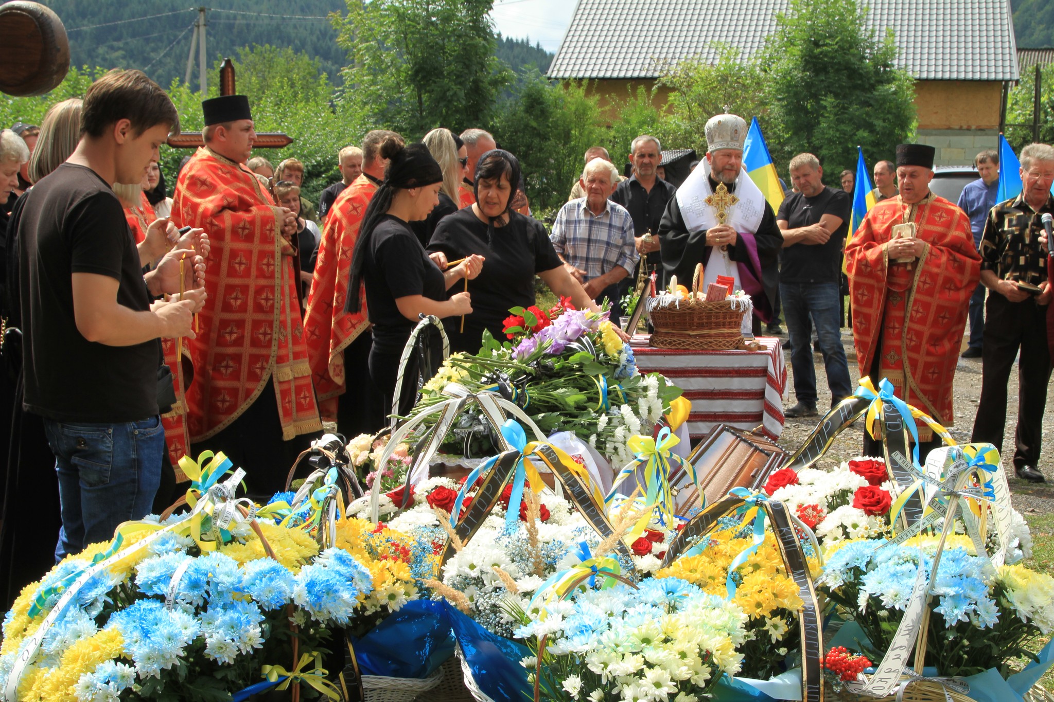 Міжгірська громада попрощалася з полеглим за Україну Ігорем Гельбичем (ФОТО)