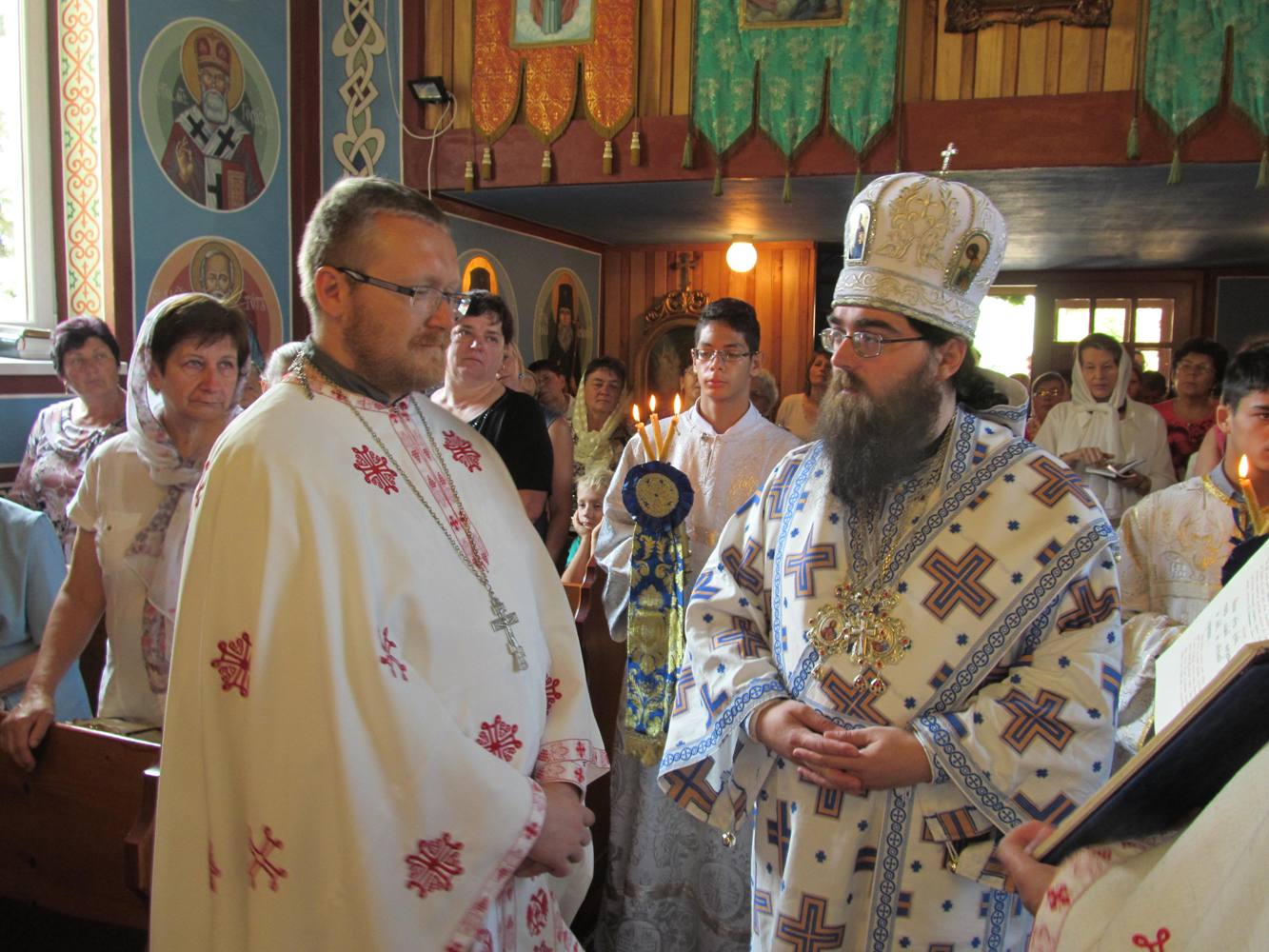 Українці у Словаччині зустрічали архієпископа Пряшівського, який вітав священика Андрія Никулина з ювілеєм (ФОТО)