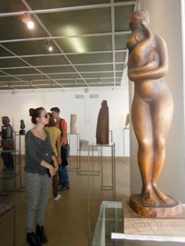 У галереї "Ужгород" працює виставка творів 9-ти скульптурів