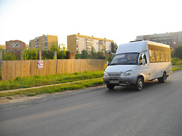 Мешканці ужгородського Нового району просять врятувати їх від машин