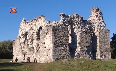 Другокласник з Середнього працює екскурсоводом у замку тамплієрів (ВІДЕО)