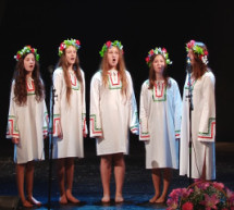 Відбувся звітний концерт творчих колективів Мукачева (ФОТО)