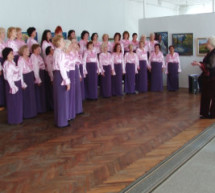 Народний жіночий хор «Ліра» свій звітний концерт присвятив Дню матері (ВІДЕО)