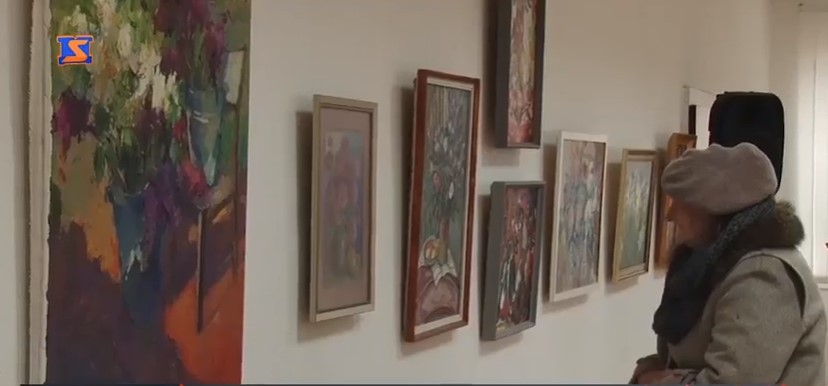 У Хусті відкрили художню виставку, присвячену весні та жінці (ВІДЕО)