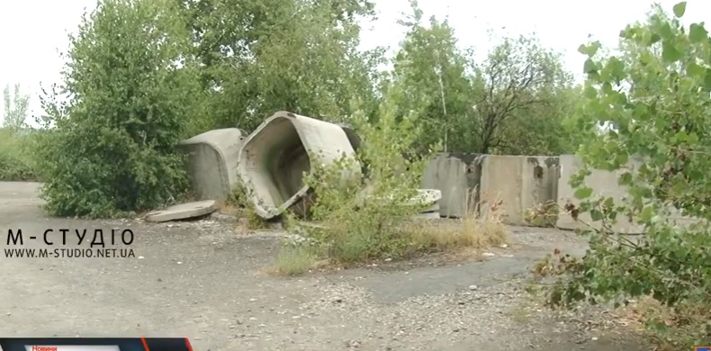 Сотні тонн отрутохімікатів на Хустщині законсервують у бетонних ємностях (ВІДЕО)
