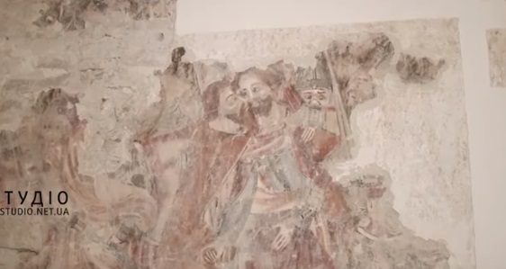 У церкві на Хустщині під вапном виявили середньовічний розпис (ВІДЕО)