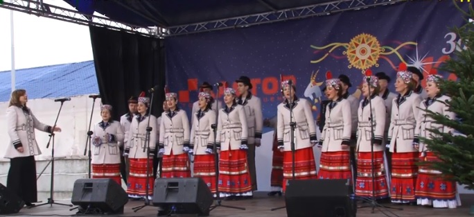 "Закарпатська коляда" вперше "фестивально" лунала в Ужгороді (ВІДЕО)