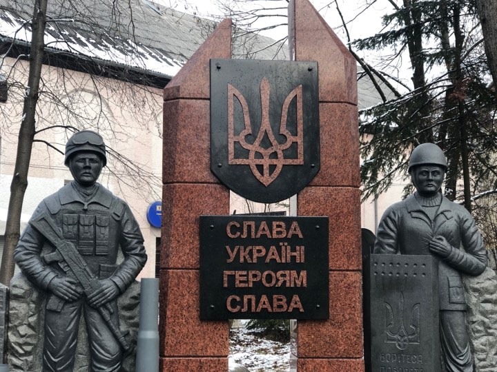 ФОТОФАКТ. У Сваляві відкрили пам’ятник борцям за волю України