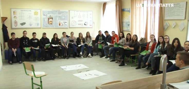 Учні угорськомовних шкіл Закарпаття готуються до ЗНО з української мови в мовних таборах (ВІДЕО)