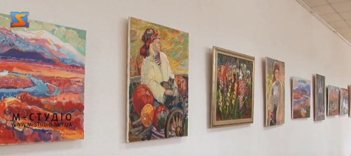 Виставка живопису Віктора Чепінця "Гармонія душі" до кінця квітня діятиме в Хусті (ВІДЕО)