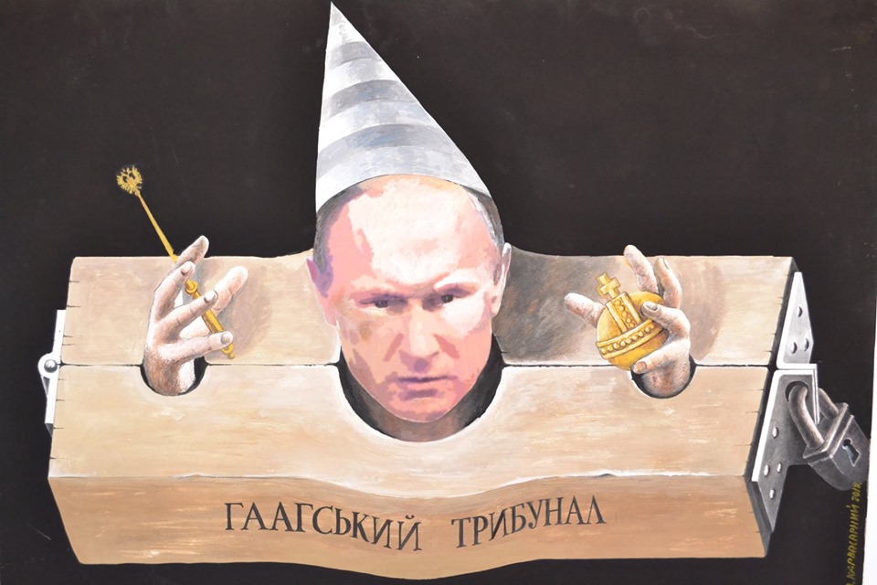 "Грані життя" у графічних плакатах Володимира Карвасарного можна побачити в Ужгороді (ВІДЕО)