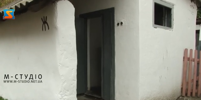 У багатьох сільських школах на Закарпатті туалети не мінялися з минулого століття (ВІДЕО)