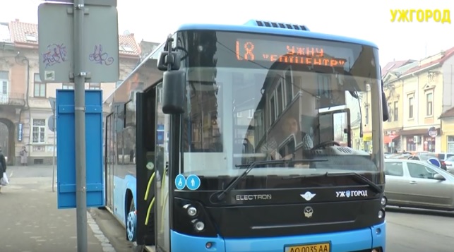 Із 1 лютого в автобусах Ужгорода можна буде розрахуватися карткою або телефоном (ВІДЕО)
