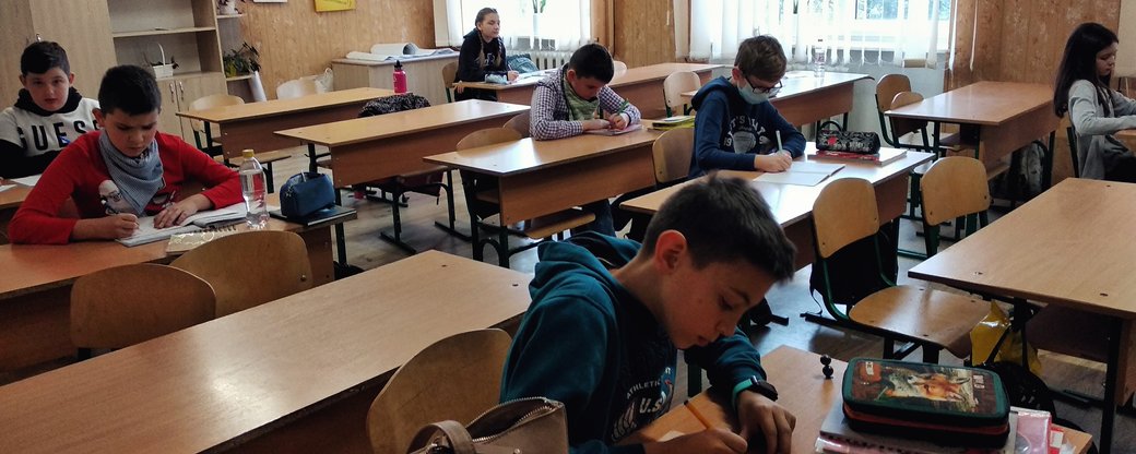У школах Ужгорода відновили навчання для учнів 5-11 класів
