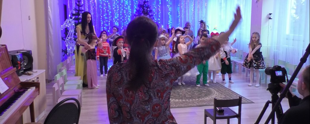 Новорічні ранки у дитсадках Ужгорода проводять без батьків (ФОТО, ВІДЕО)