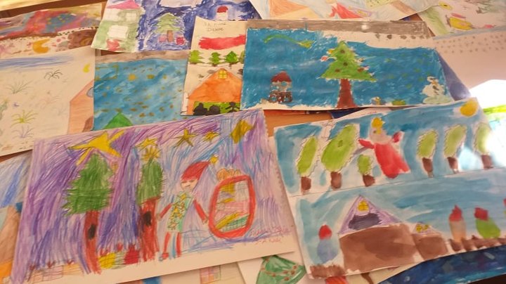 "Різдвяну листівку з Ужгорода" пропонують "конкурсно" створювати діткам на Закарпатті (ВІДЕО)