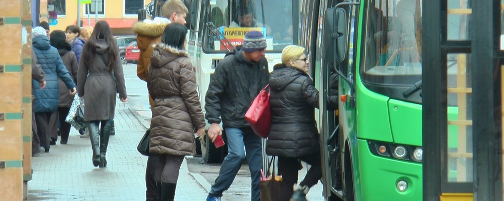Із 5 березня проїзд у маршрутках Мукачева коштуватиме 7 грн (ВІДЕО)