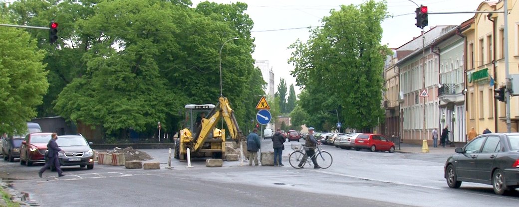 В Ужгороді розпочали другий етап капітального ремонту дороги на площі Петефі (ВІДЕО)