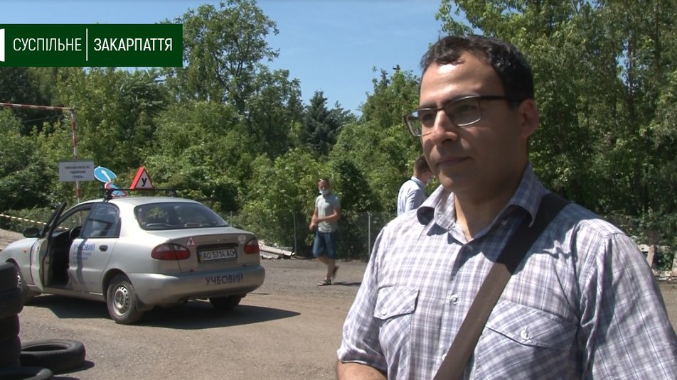 Першим іноземцем, який склав іспит із водіння в Ужгороді, став сирієць (ВІДЕО)