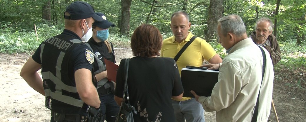 В Ужгороді викликали поліцейських через приватизацію землі ботанічного саду УжНУ (ВІДЕО)