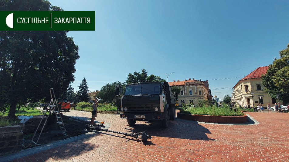 Ремонт площі Петефі в Ужгороді обіцяють завершити до кінця цього року (ВІДЕО)