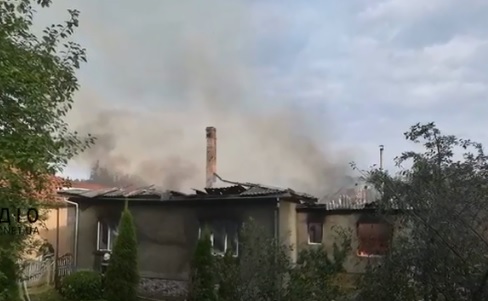 У Мукачеві згорів ущент будинок місцевого священника (ВІДЕО)
