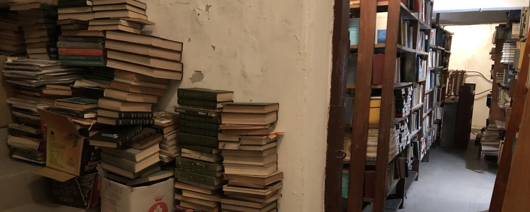 У Закарпатській обласній бібліотеці відновлюють книгосховище, підтоплене влітку після дощів (ВІДЕО)