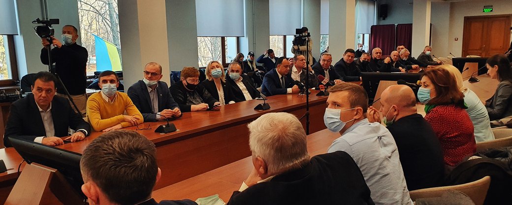 Депутати Закарпатської облради проводять збори у ректораті УжНУ (ФОТО)