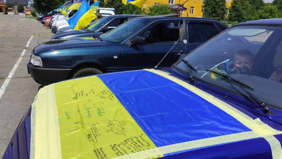 У Мукачеві на честь річниці 128-ої закарпатської бригади влаштували автопробіг (ФОТО)