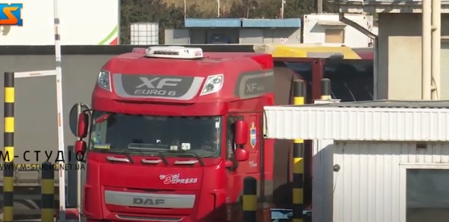 Електронна черга перетину кордону для вантажівок запрацює на закарпатських КПП "Тиса" та "Ужгород" до кінця 2021 року (ВІДЕО)