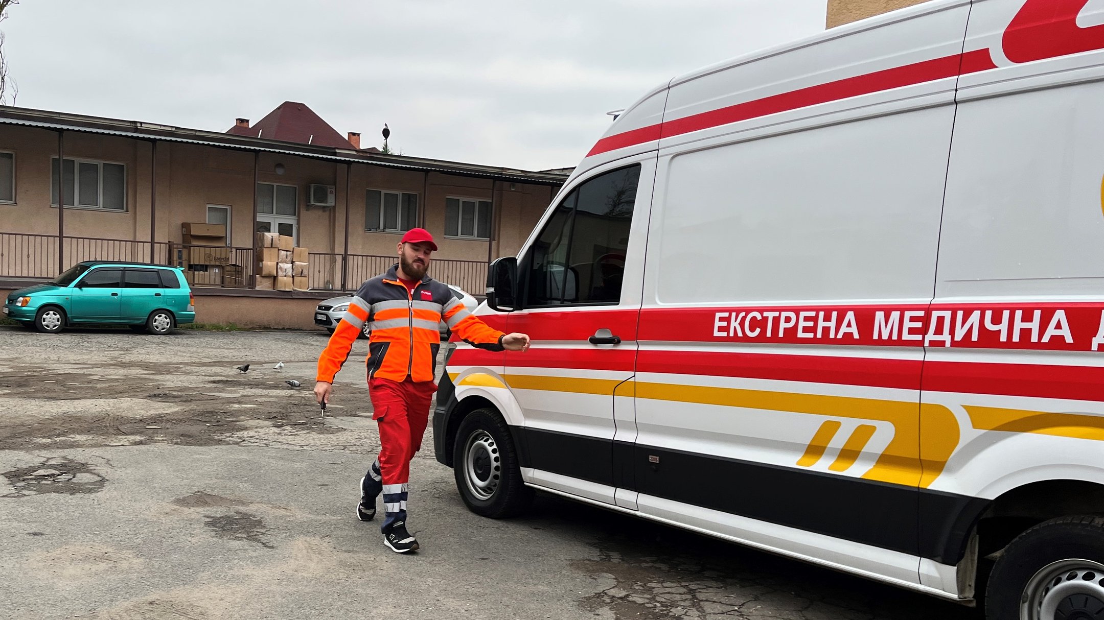 Близько 450 водіїв працюють у Закарпатському центрі екстреної меддопомоги (ФОТО, ВІДЕО)