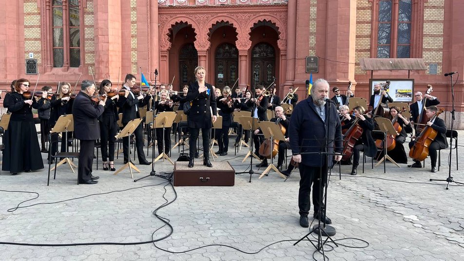 В Ужгороді відбувся концерт академічного симфонічного оркестру на підтримку військових (ФОТО, ВІДЕО)