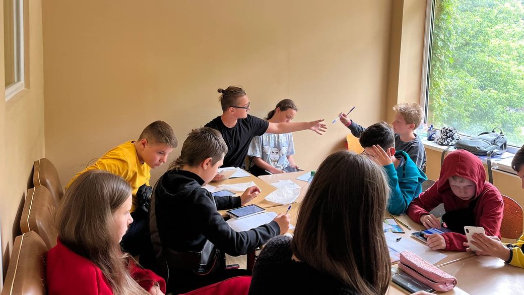 90 дітей вимушених переселенців відвідують навчальний хаб, який для них відкрили в Ужгороді (ФОТО, ВІДЕО)