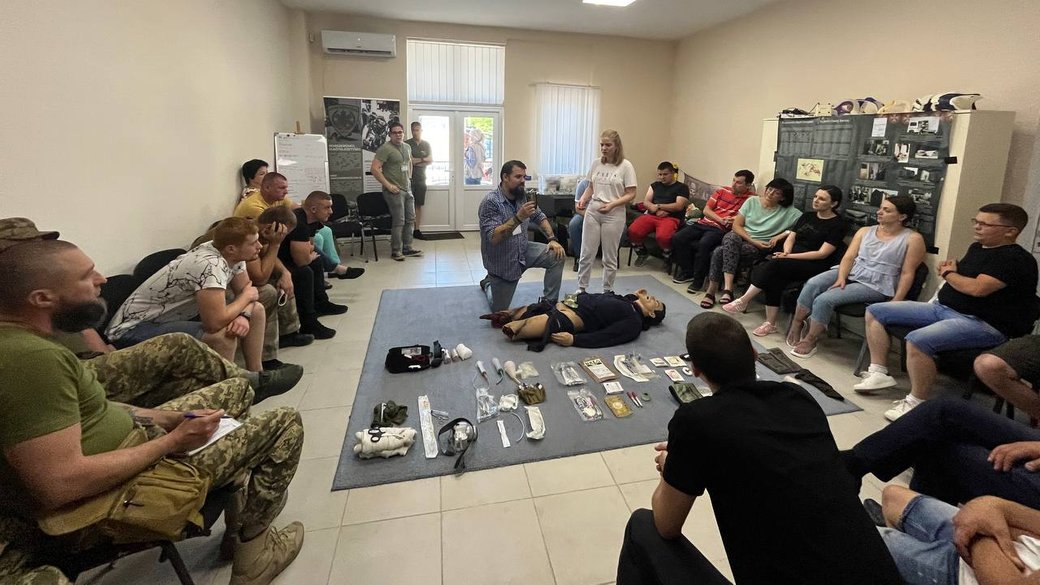 В Ужгороді волонтери з Угорщини провели майстер-клас з тактичної медицини (ФОТО, ВІДЕО)