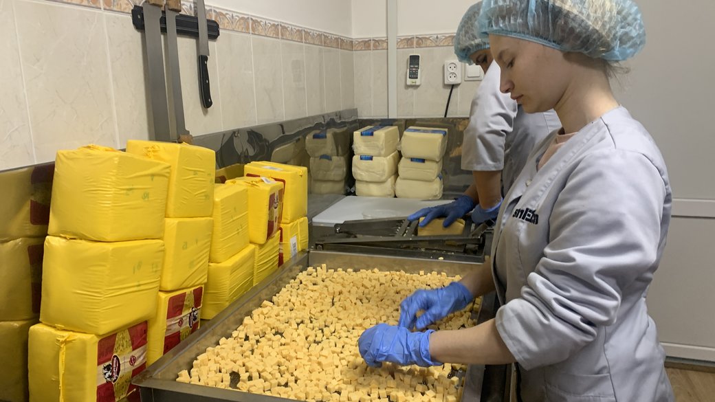 У Мукачеві релоковане підприємство з Харкова виробляє сирні снеки (ФОТО, ВІДЕО)