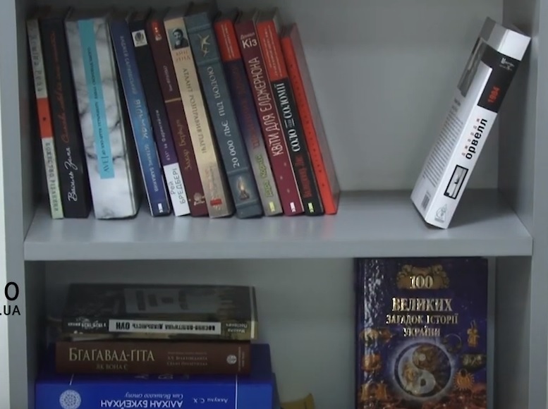 Буккросинги сервісних центрів МВС на Закарпатті поповнились новими підбірками книг (ВІДЕО) 
