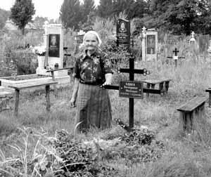 Закарпатка Марія Кавка 37 років копала могили