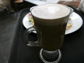Вчені: Кава допомагає маніпулювати людьми